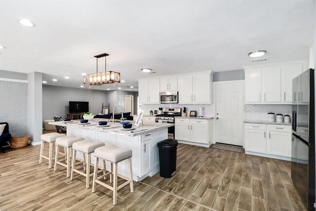 Building Photo - 4722 Northrup Dr