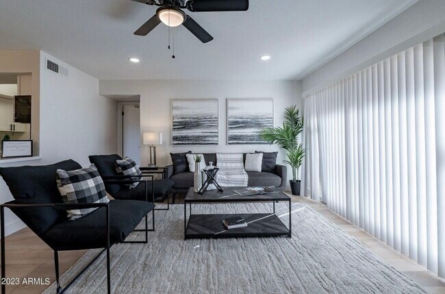 Building Photo - 4608 W Maryland Ave