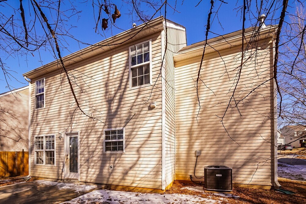 Building Photo - 1554 Kindred Cir NW