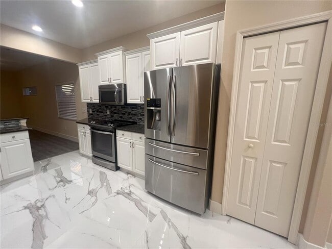 Building Photo - 1066 Whitegate Ct