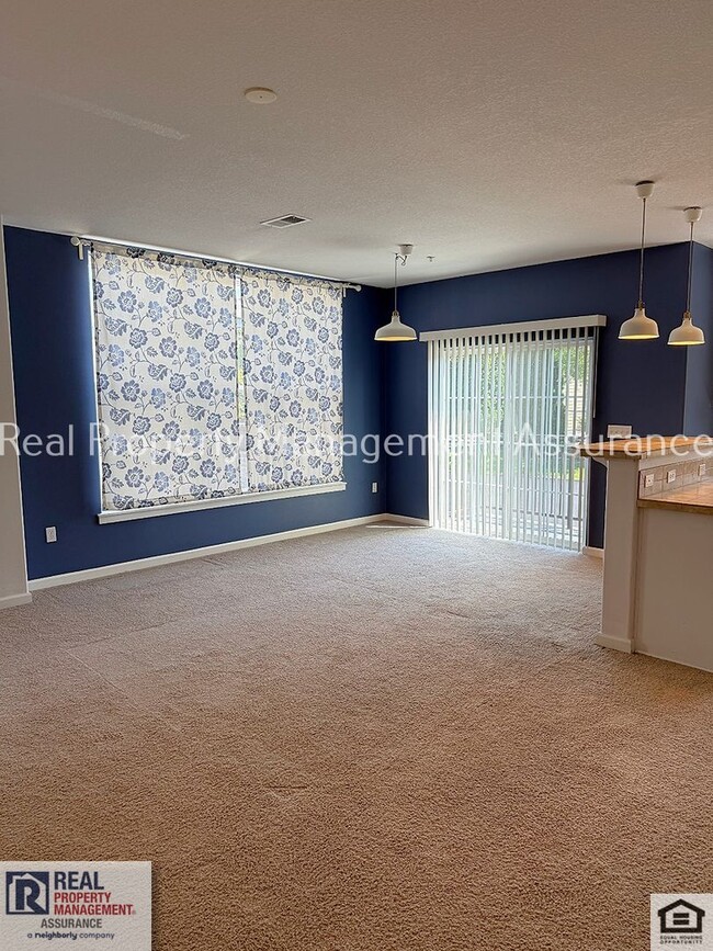 Building Photo - 10733 NE Red Wing Way