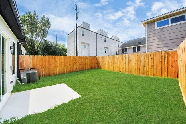 Building Photo - 3118 Wentworth St