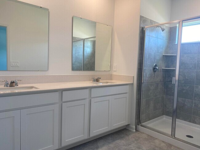 Building Photo - 3327 Laurent Lp