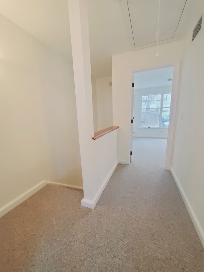 Building Photo - 57 Whitmore Ln