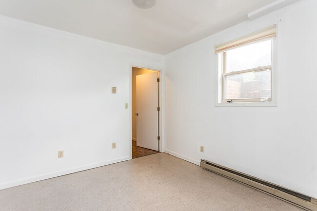 Building Photo - 1134 Mountain View Dr