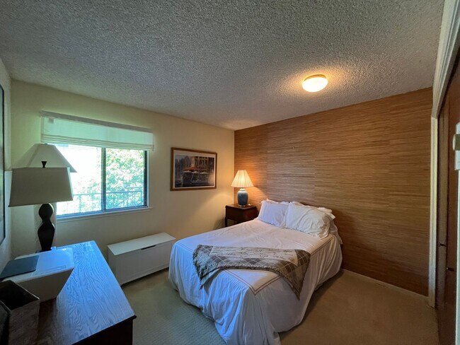 Building Photo - 2570 Spyglass Dr