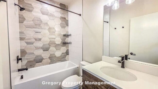 Building Photo - 4425 Meridian Ave N