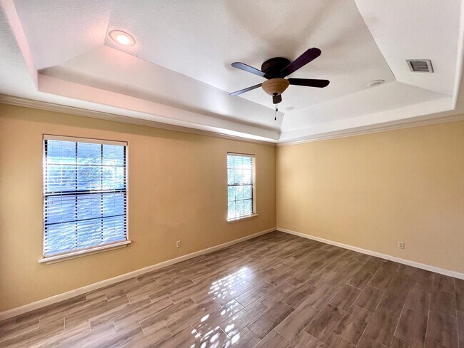 Building Photo - 1015 Topaz Trail