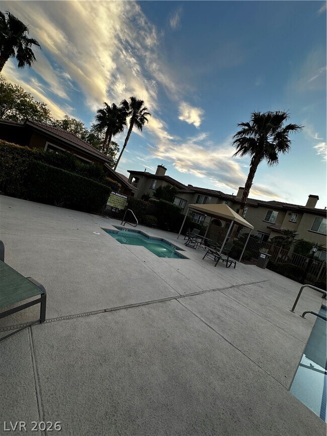 Building Photo - 3965 Palm Beach St