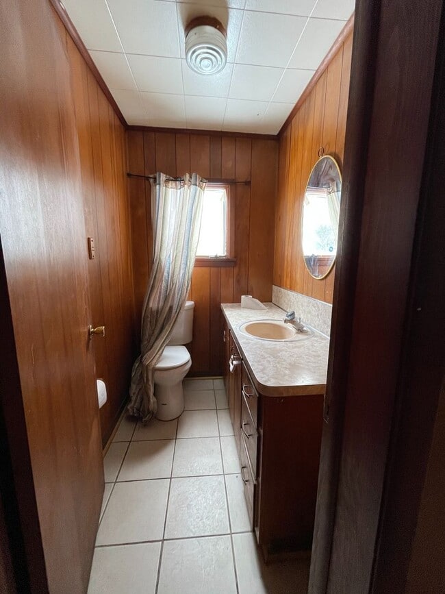 Building Photo - DREAM LOCATION !! LOOKS LIKE PRIVET ROAD !!!