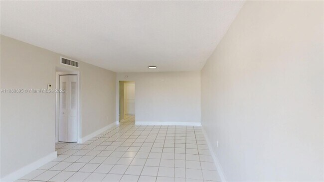 Building Photo - 677 SW 9th Ave