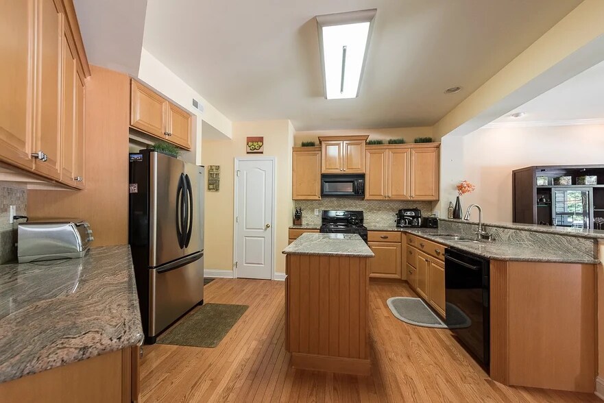 Building Photo - 1285 Brookstone Dr