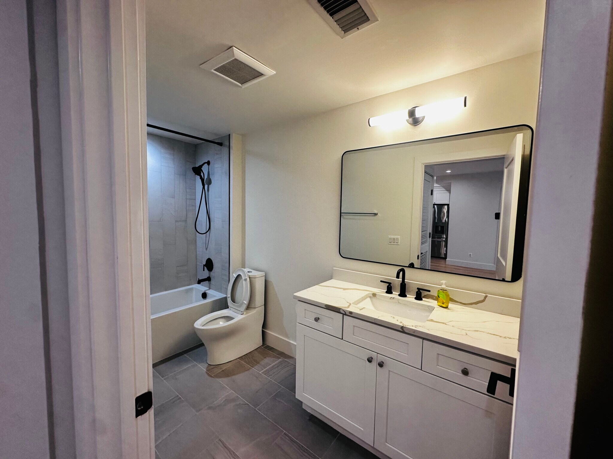 Building Photo - 1658 K St NE