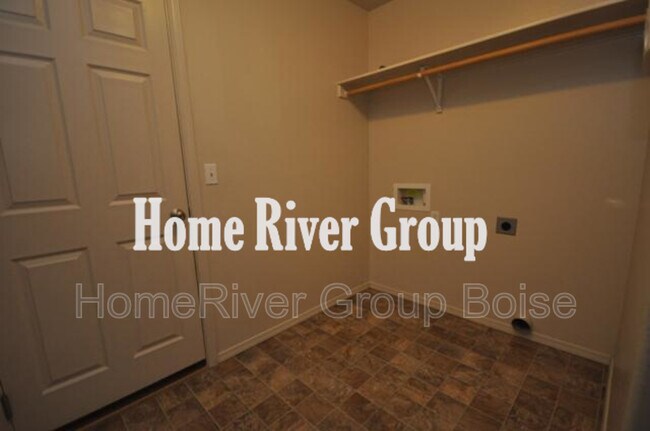 Building Photo - 163 W White Sands Dr