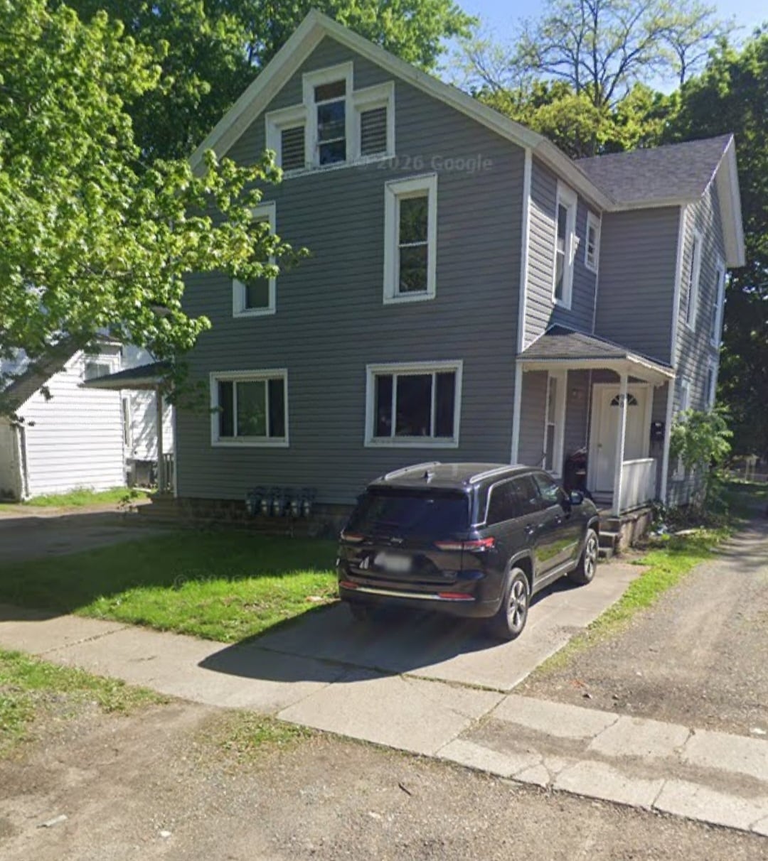 Building Photo - 98 Temple St