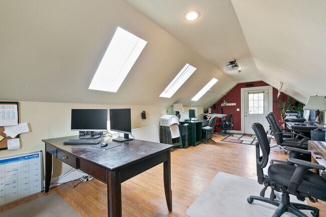 Building Photo - 745 Jackson Ct