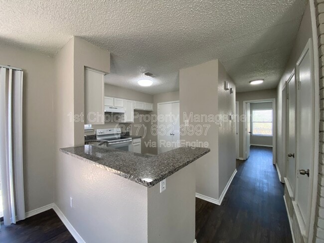 Building Photo - 6706 Crestmont Ct