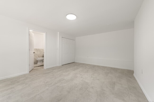 Building Photo - 316 Jinny Hill Rd