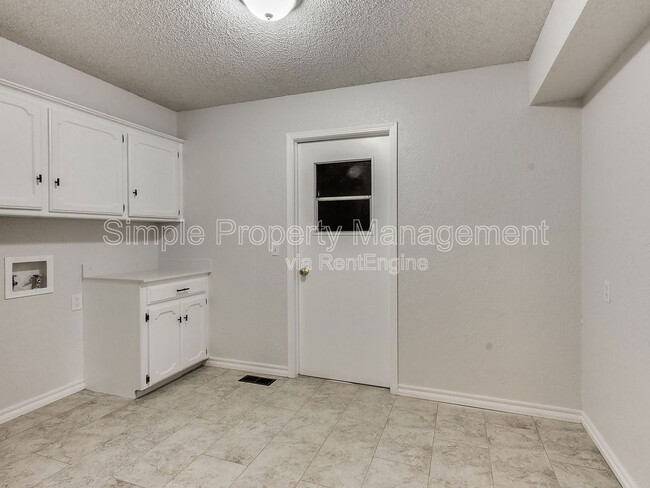 Building Photo - 5713 NW 114th St