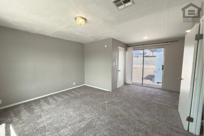 Building Photo - 13522 W Maryland Ave