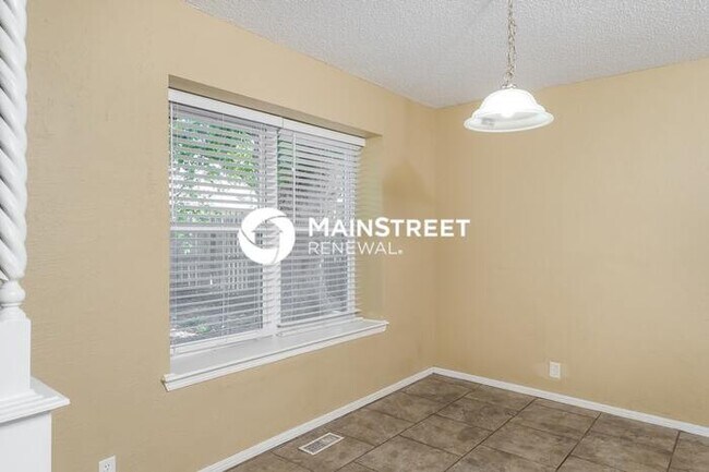 Building Photo - 4 Bedroom Pet-Friendly Home in Edmond, OK with Main Street Renewal