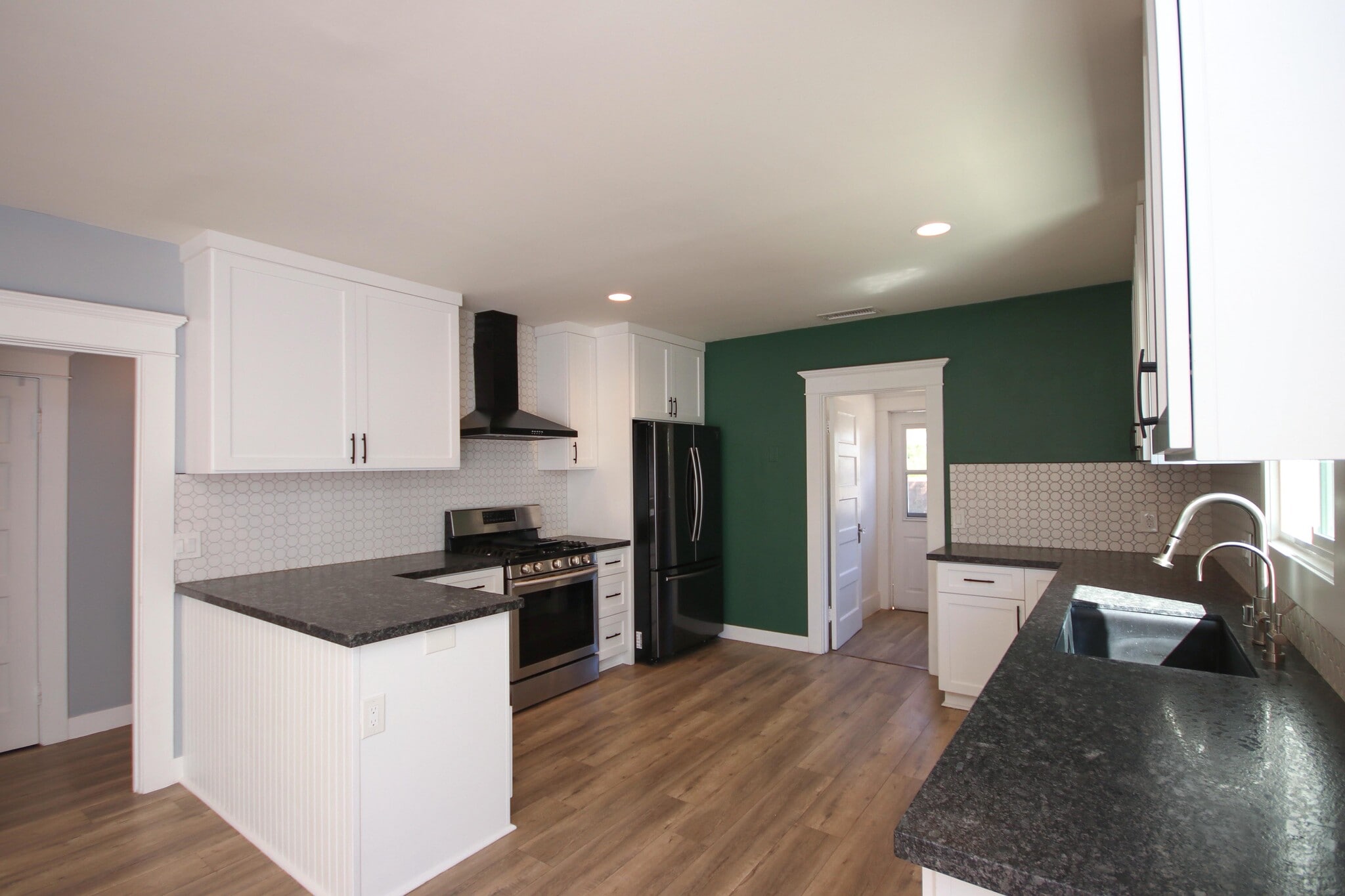 Building Photo - 238 N Alta Vista Ave