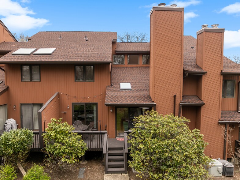 Building Photo - 87 Sullivan Dr