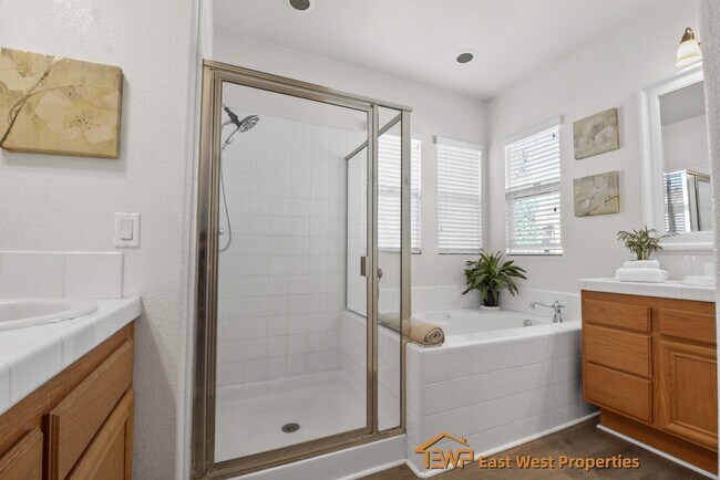 Building Photo - 1220 Cabernet Cir
