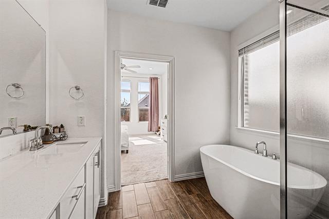 Building Photo - 1120 Water Canna Dr