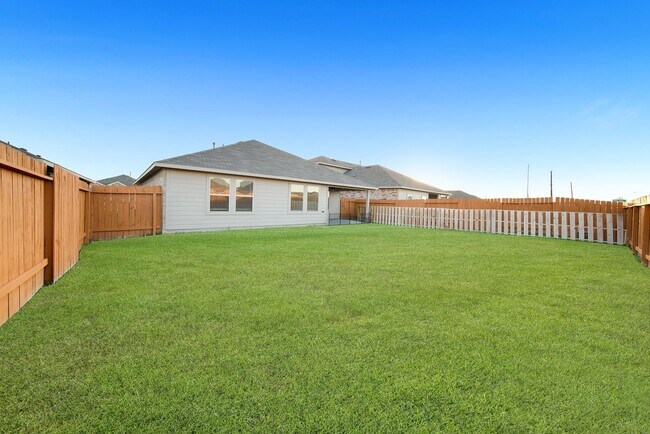 Building Photo - 21234 Riverdew Dr