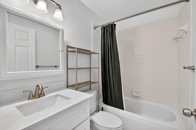 Building Photo - 1891 Oak Berry Cir