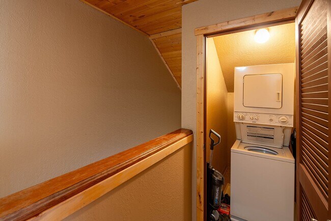 Building Photo - 13075 Northwoods Blvd