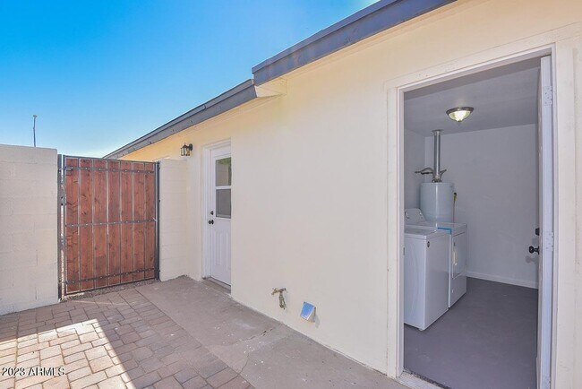 Building Photo - 4716 N 9th St