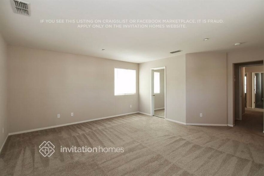 Building Photo - 73 Roadrunner St