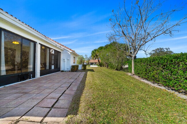 Building Photo - 3000 Conifer Dr