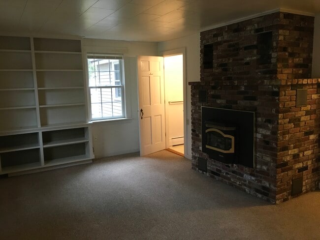 Building Photo - 7 Carlisle St