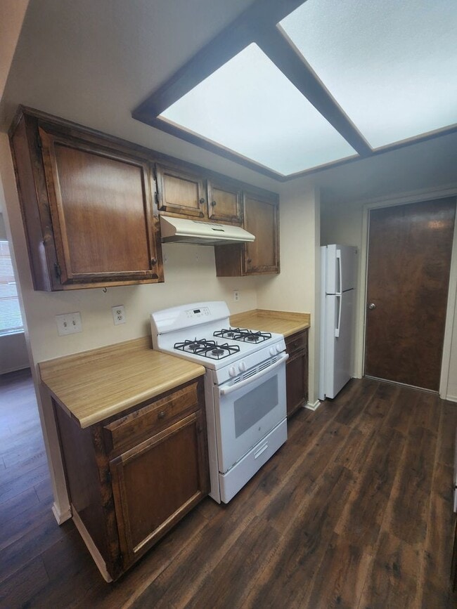 Building Photo - Comfortable 2 Bed, 2.5 Bath in Grover Beach