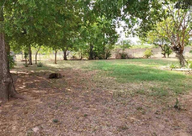 Building Photo - 1408 Deville St