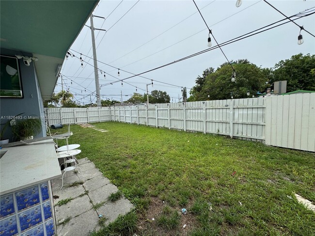 Building Photo - 7000 NW 21st Ave