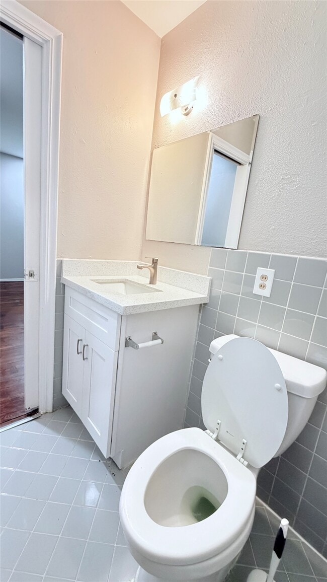 Building Photo - 11119 Atwell Dr