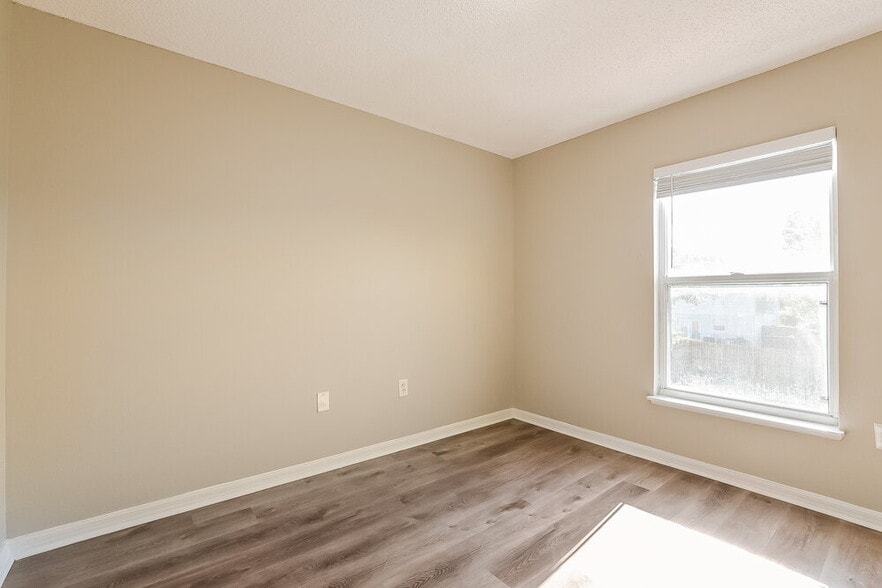 Building Photo - 336 Pleasant Gardens Dr