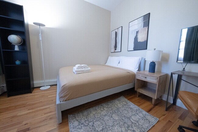 Building Photo - 234 W 112th St