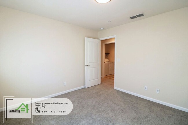 Building Photo - 810 Mission De Oro Dr