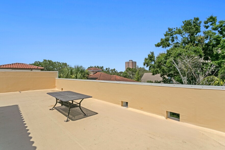 Building Photo - 2936 W Knights Ave