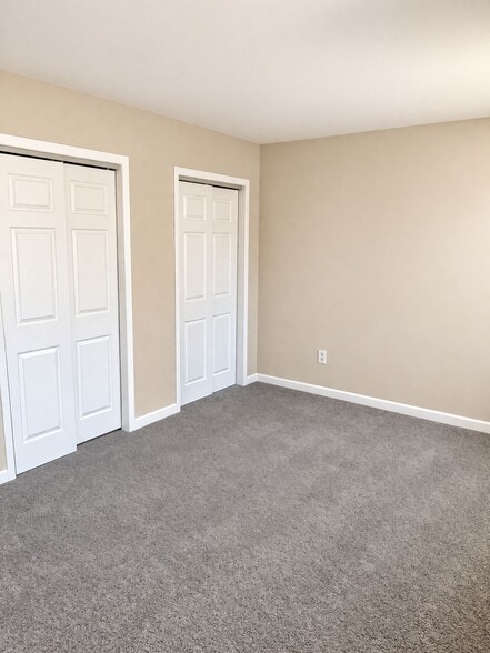 Building Photo - 15 Cedarbrook Ln