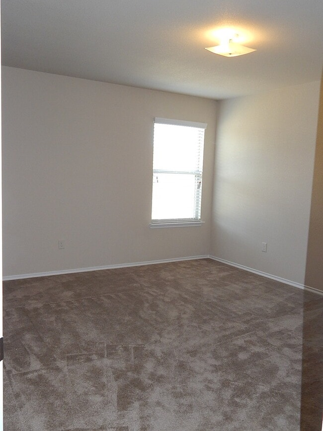 Building Photo - Beautiful 4 Bedroom Available in The Verandah