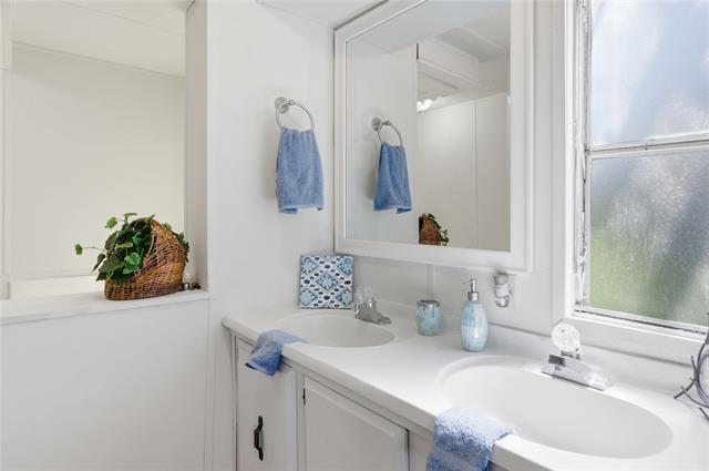 Building Photo - 1329 Fox Hollow Ct