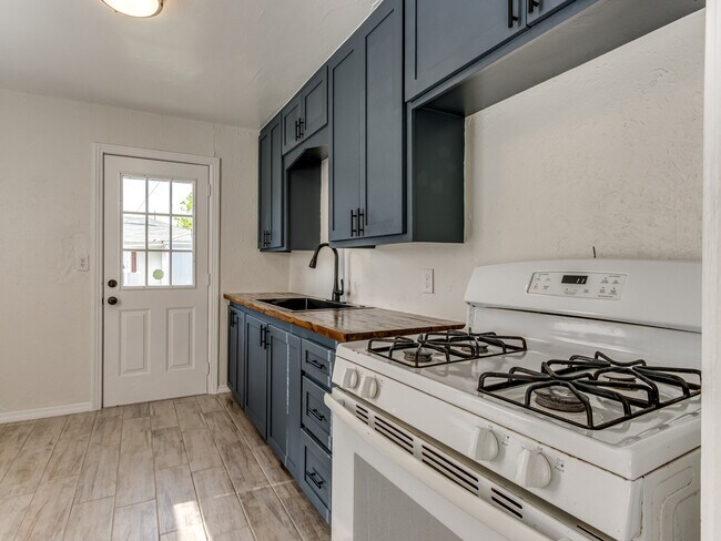 Building Photo - 3617 S Goff Ave