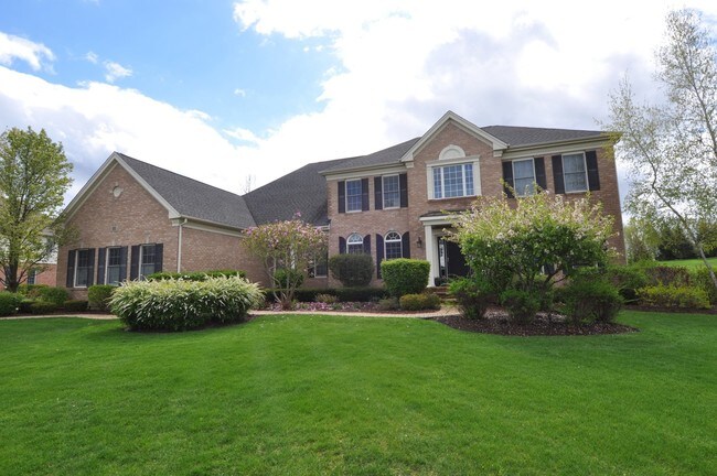 Building Photo - 21 Doral Dr