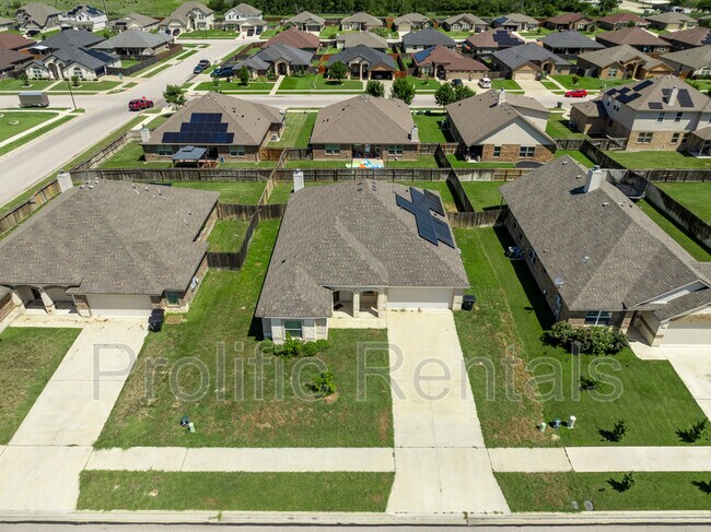 Building Photo - 6117 Verde Dr